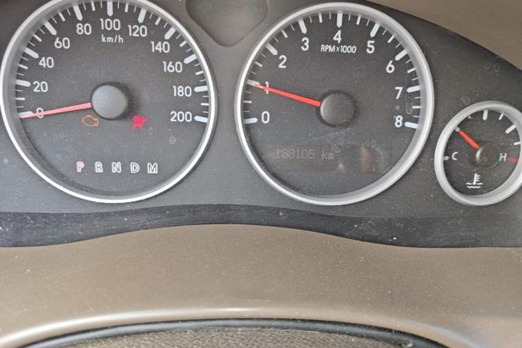 Used Buick GL8 2011 2.4L CT Comfort Edition Odometer Close Up