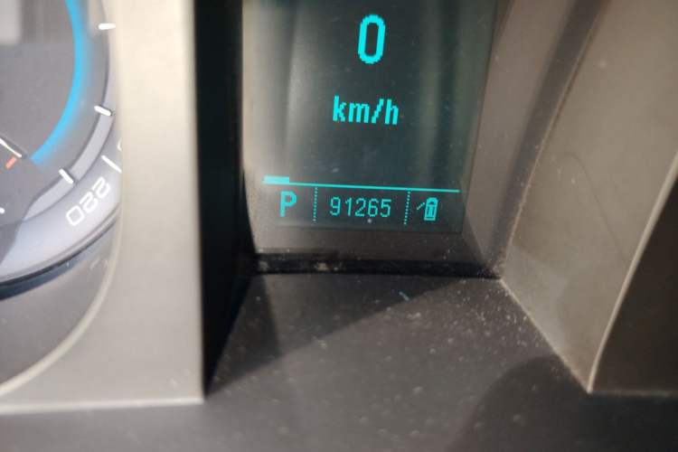Used Buick GL8 2011 2.4L CT Luxury Business Comfort Edition Odometer Close Up