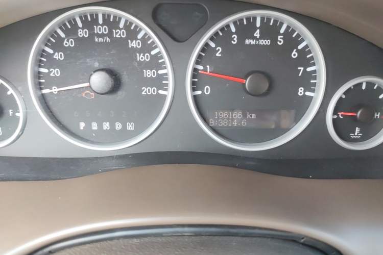Used Buick GL8 2011 2.4L CT Comfort Edition Odometer Close Up