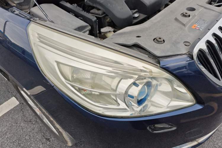 Used Buick GL8 2011 3.0L GT Luxury Business Haoya Edition Right Front Headlight