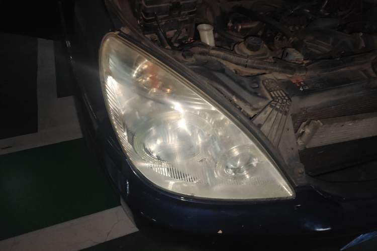 Used Buick GL8 2011 2.4L CT Comfort Edition Right Front Headlight