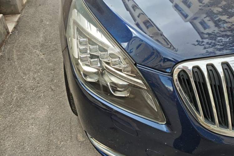 Used Buick GL8 2011 3.0L GT Luxury Business Haoya Edition Right Front Headlight