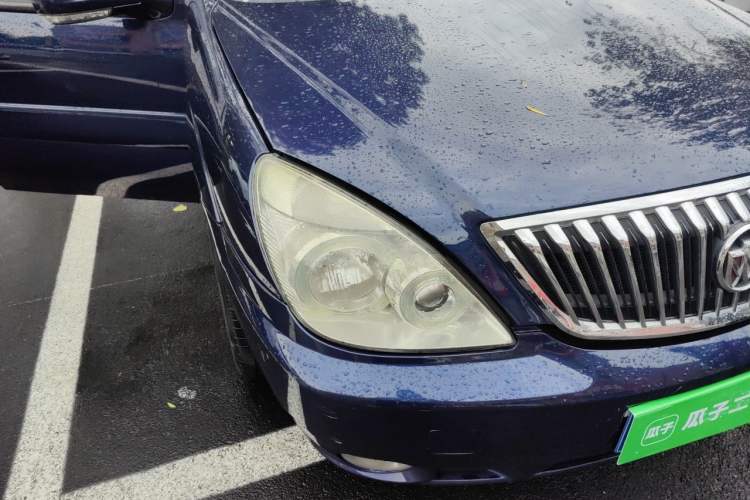 Used Buick GL8 2011 2.4L CT Comfort Edition Right Front Headlight