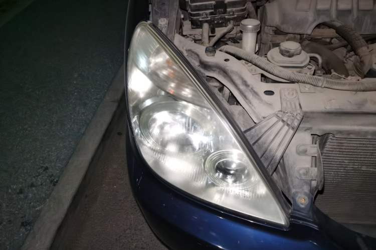 Used Buick GL8 2011 2.4L CT Comfort Edition Right Front Headlight