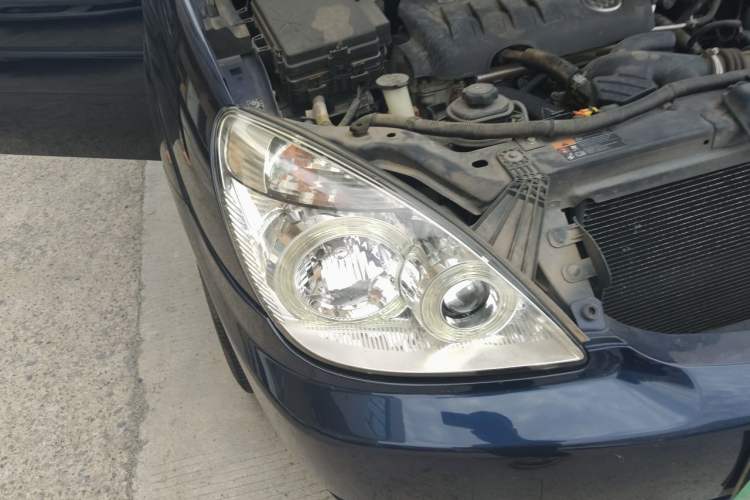 Used Buick GL8 2011 2.4L CT Comfort Edition Right Front Headlight