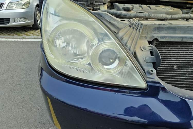 Used Buick GL8 2011 2.4L CT Comfort Edition Right Front Headlight