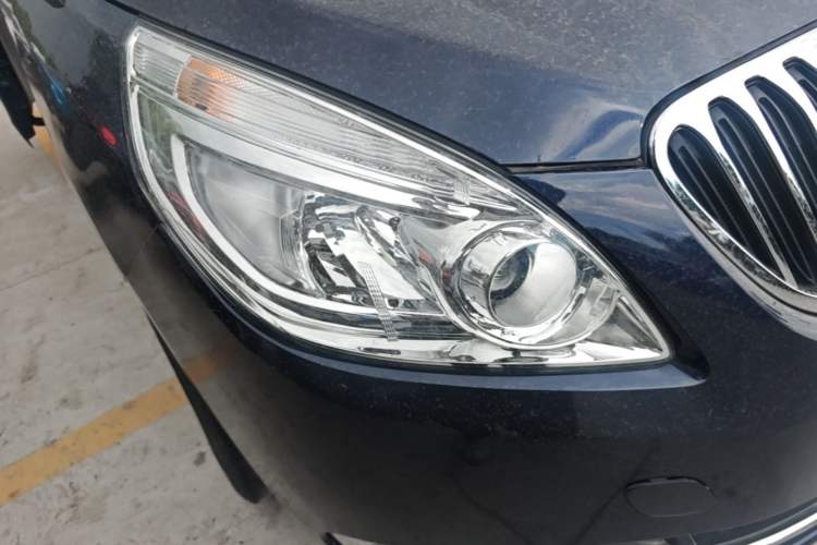 Used Buick GL8 2011 2.4L CT Luxury Business Comfort Edition Right Front Headlight