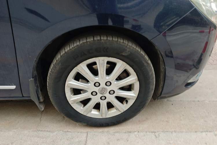 Used Buick GL8 2011 3.0L XT Luxury Business Flagship Edition Right Front Wheel Hub