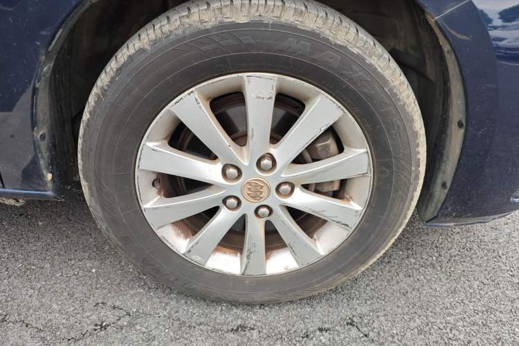 Used Buick GL8 2011 3.0L GT Luxury Business Haoya Edition Right Front Wheel Hub