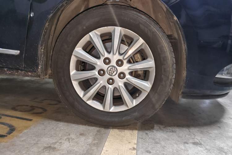 Used Buick GL8 2011 3.0L GT Luxury Business Haoya Edition Right Front Wheel Hub