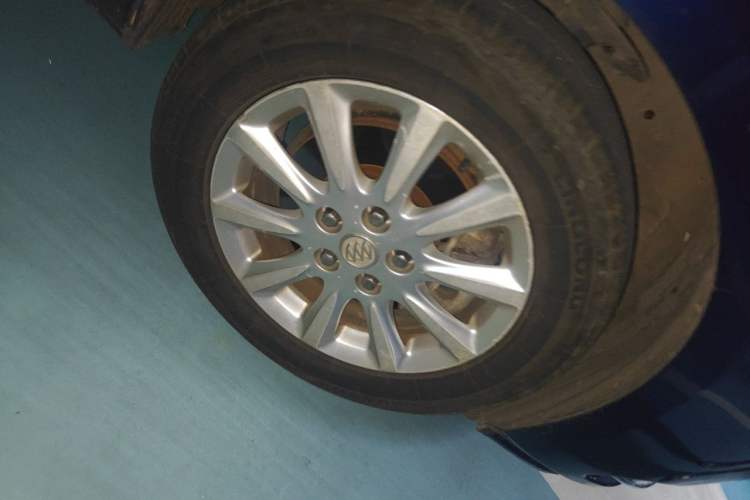 Used Buick GL8 2011 3.0L GT Luxury Business Haoya Edition Right Front Wheel Hub