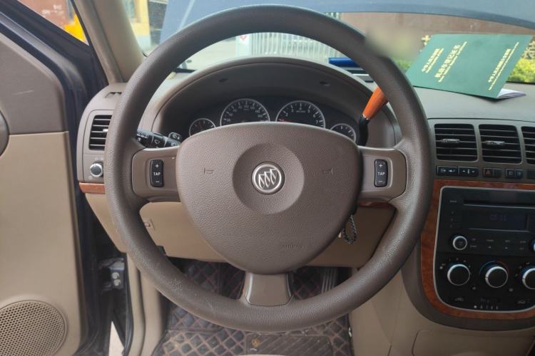 Used Buick GL8 2011 2.4L CT Comfort Edition Steering Wheel