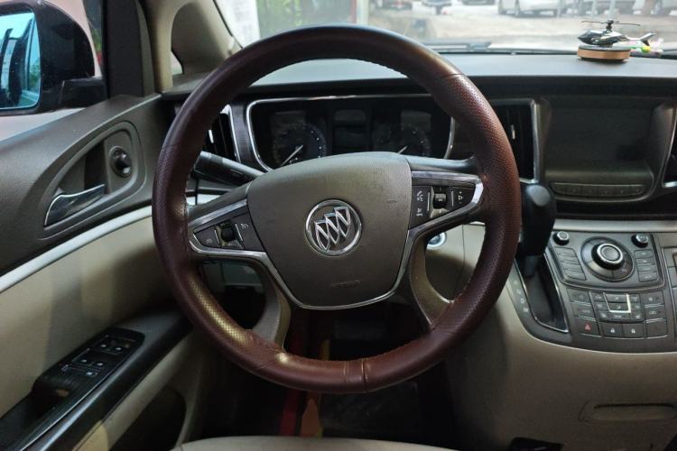 Used Buick GL8 2011 3.0L XT Luxury Business Flagship Edition Steering Wheel