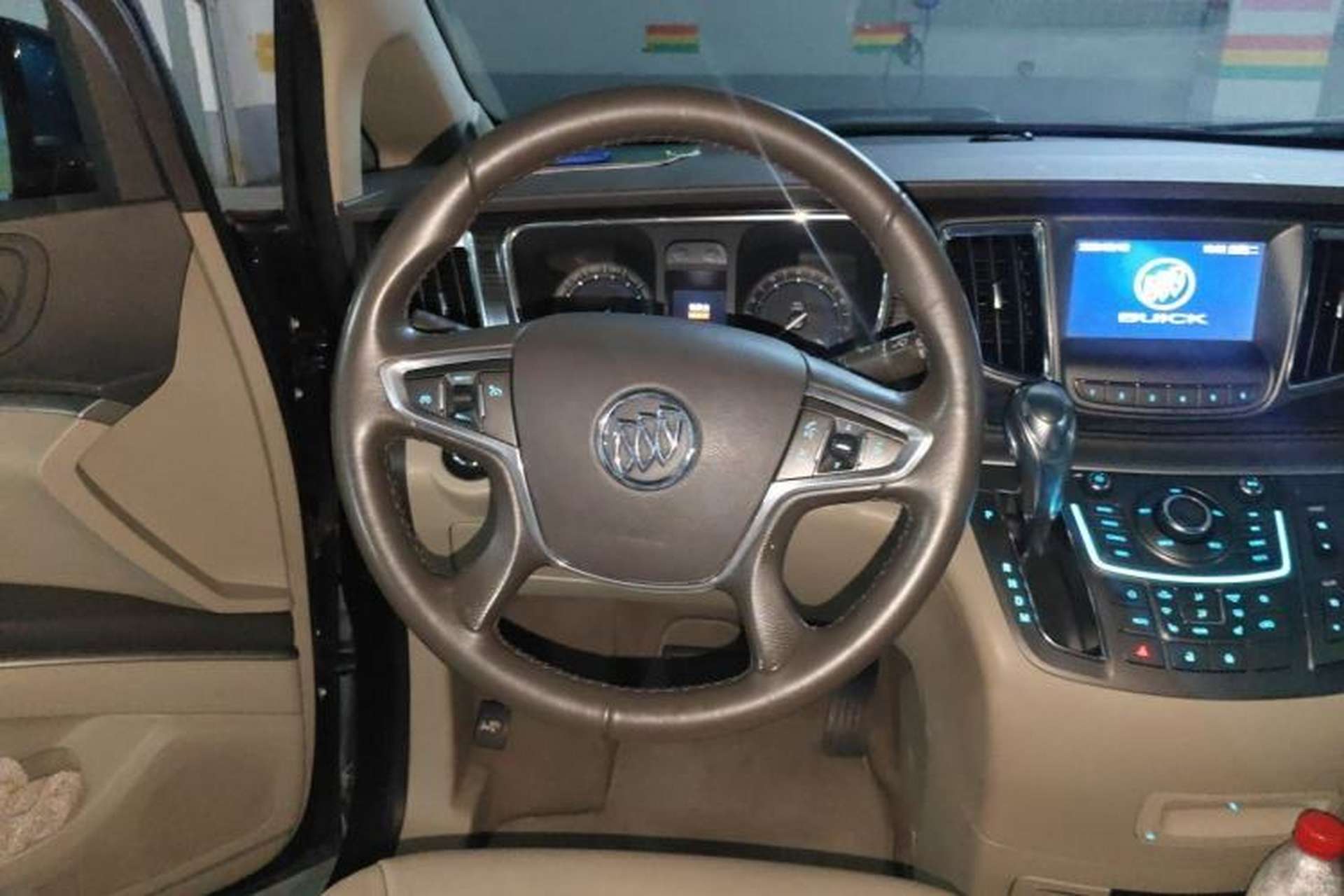 Used Buick GL8 2011 3.0L GT Luxury Business Haoya Edition Steering Wheel
