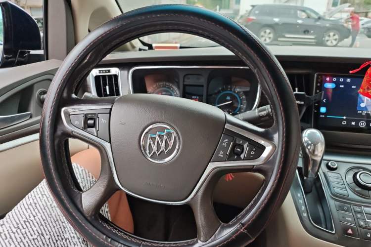 Used Buick GL8 2011 3.0L GT Luxury Business Haoya Edition Steering Wheel