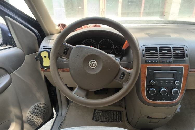 Used Buick GL8 2011 2.4L CT Comfort Edition Steering Wheel