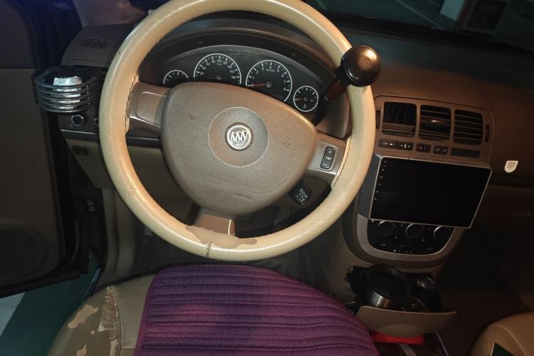 Used Buick GL8 2011 2.4L CT Comfort Edition Steering Wheel