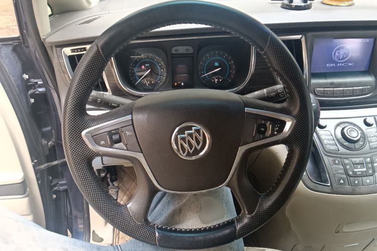 Used Buick GL8 2011 3.0L GT Luxury Business Haoya Edition Steering Wheel