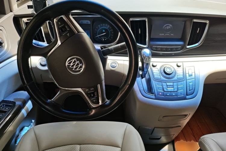 Used Buick GL8 2011 3.0L GT Luxury Business Haoya Edition Steering Wheel
