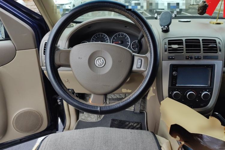 Used Buick GL8 2011 2.4L CT Comfort Edition Steering Wheel