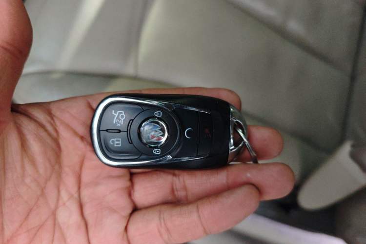 Used Buick GL8 2011 3.0L XT Luxury Business Flagship Edition Vehicle Key