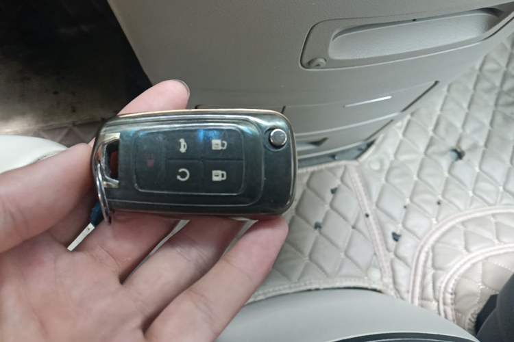 Used Buick GL8 2011 3.0L GT Luxury Business Haoya Edition Vehicle Key