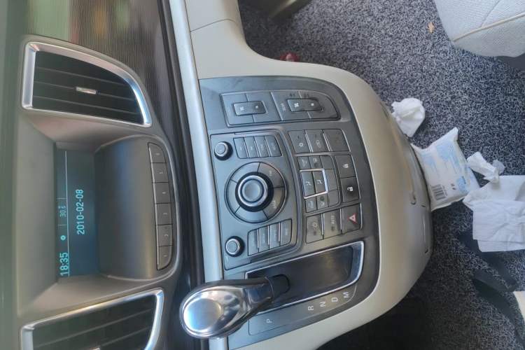 Used Buick GL8 2011 2.4L CT Luxury Business Comfort Edition Audio And AC Panel