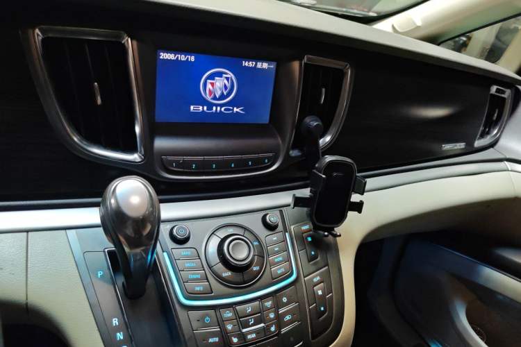 Used Buick GL8 2011 3.0L XT Luxury Business Flagship Edition Audio And AC Panel