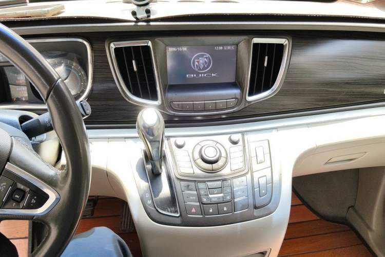 Used Buick GL8 2011 3.0L XT Luxury Business Flagship Edition Audio And AC Panel