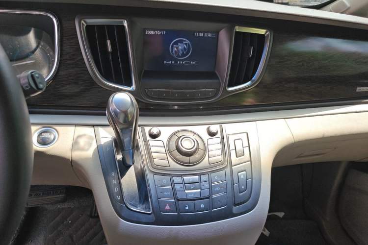 Used Buick GL8 2011 2.4L LT Luxury Business Executive Edition Audio And AC Panel