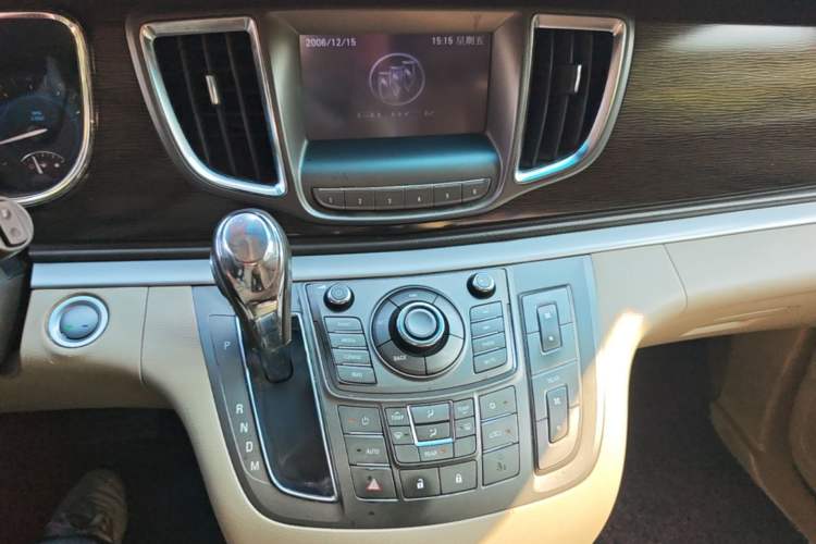 Used Buick GL8 2011 2.4L CT Luxury Business Comfort Edition Audio And AC Panel