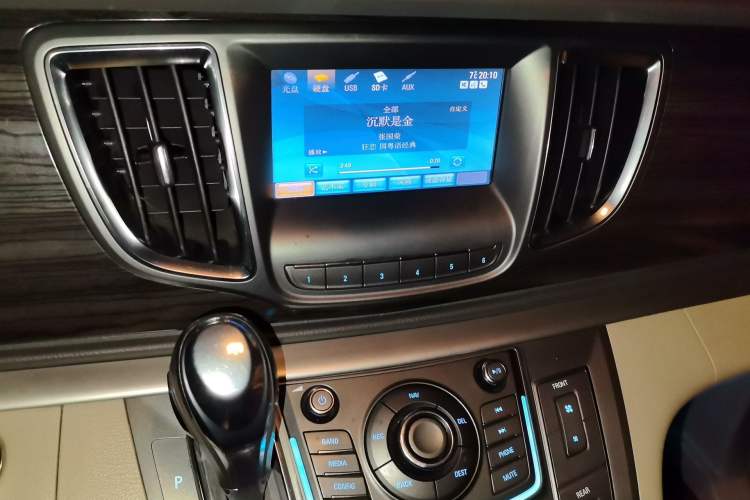 Used Buick GL8 2011 3.0L XT Luxury Business Flagship Edition Audio And AC Panel
