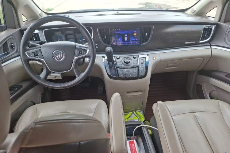 Used Buick GL8 2011 2.4L LT Luxury Business Executive Edition Center Console