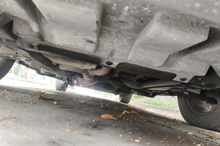 Used Buick GL8 2011 2.4L LT Luxury Business Executive Edition Chassis Front