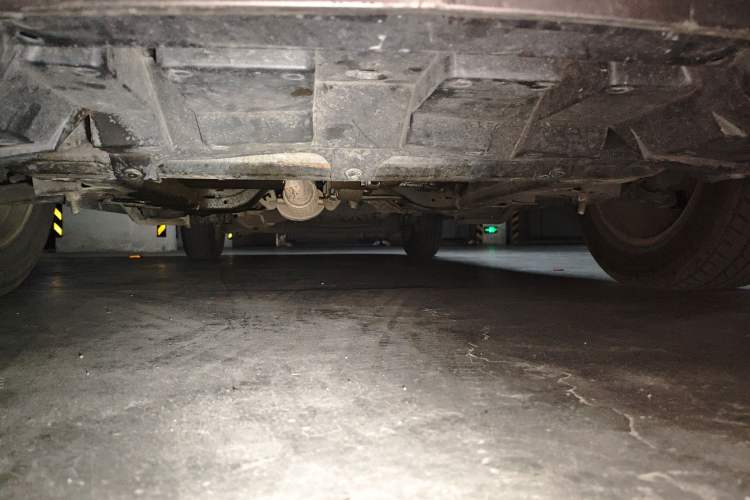 Used Buick GL8 2011 2.4L LT Luxury Business Executive Edition Chassis Front