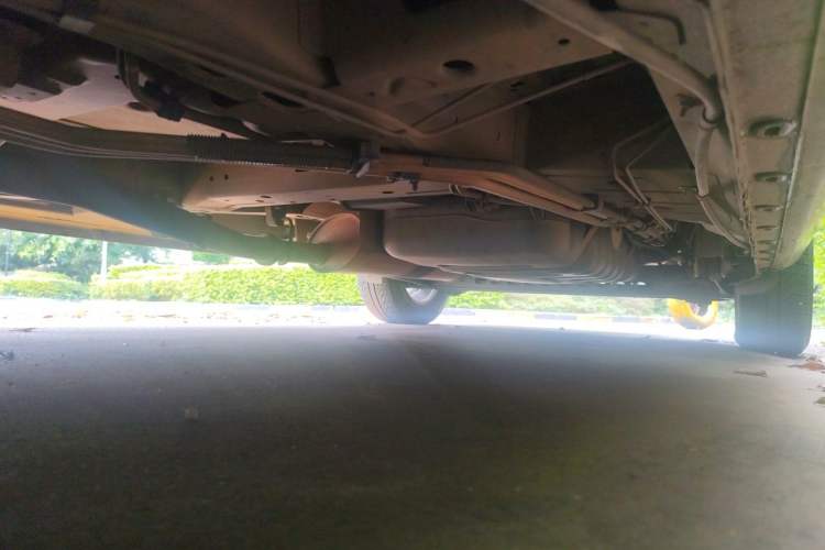 Used Buick GL8 2011 2.4L LT Luxury Business Executive Edition Chassis Front Left