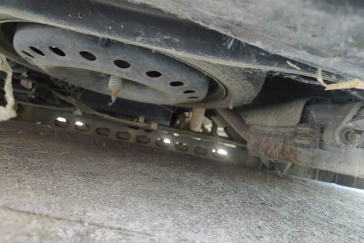 Used Buick GL8 2011 2.4L CT Luxury Business Comfort Edition Chassis Rear