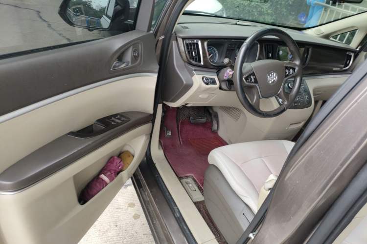 Used Buick GL8 2011 2.4L LT Luxury Business Executive Edition Driver Seat