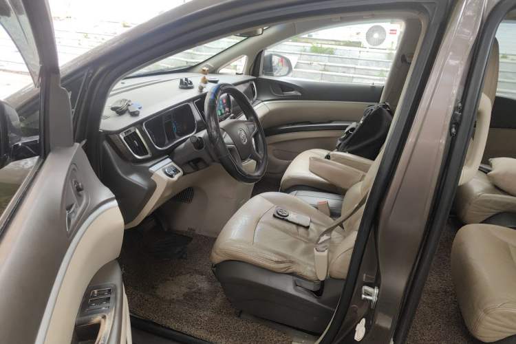 Used Buick GL8 2011 2.4L CT Luxury Business Comfort Edition Driver Seat