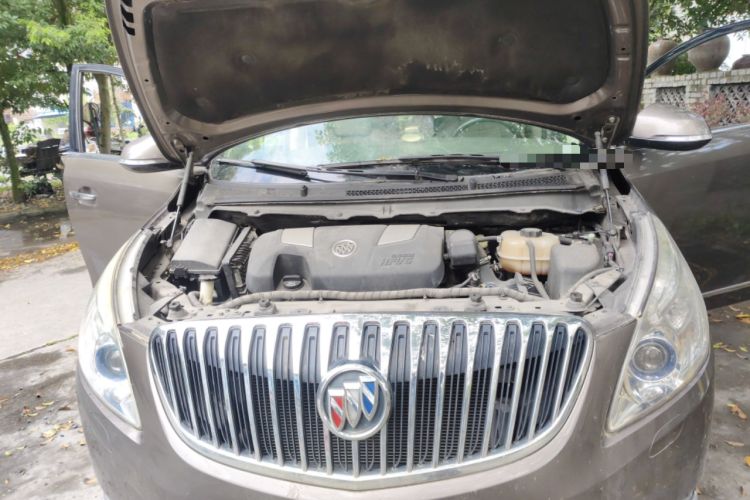 Used Buick GL8 2011 2.4L LT Luxury Business Executive Edition Engine Bay