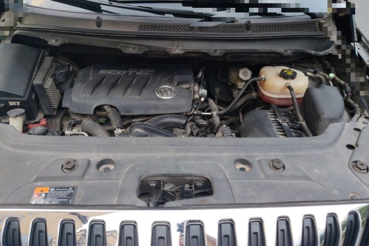 Used Buick GL8 2011 2.4L LT Luxury Business Executive Edition Engine Bay