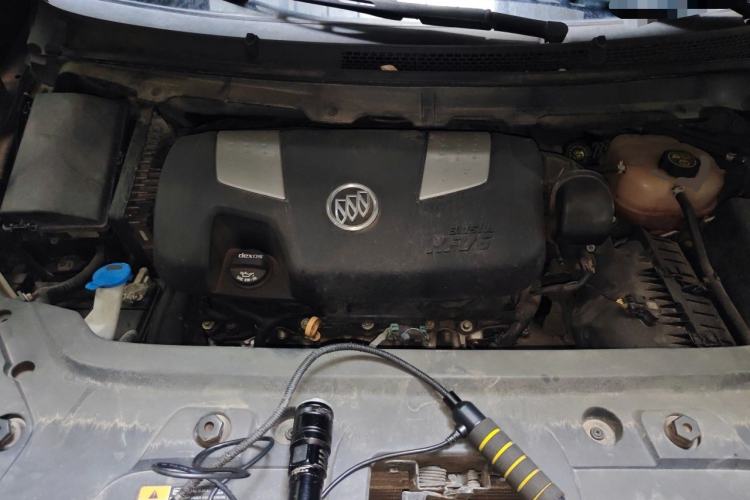 Used Buick GL8 2011 3.0L XT Luxury Business Flagship Edition Engine Bay