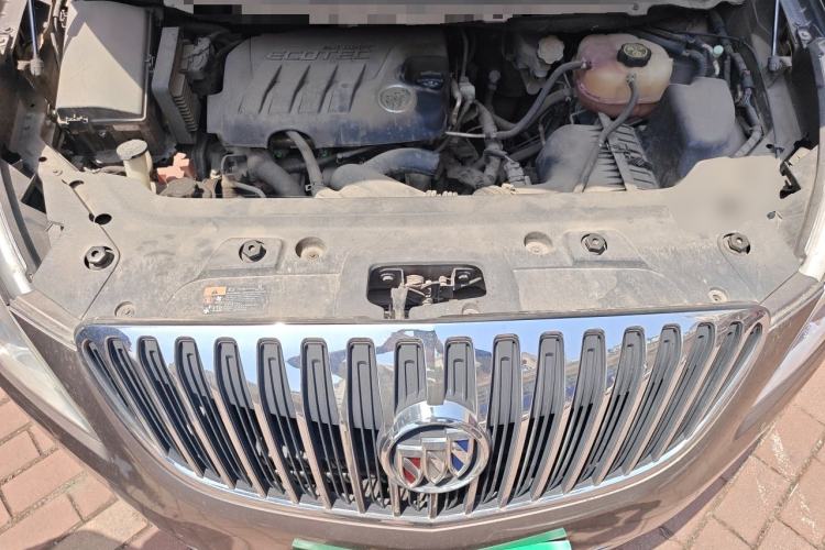 Used Buick GL8 2011 2.4L LT Luxury Business Executive Edition Engine Bay