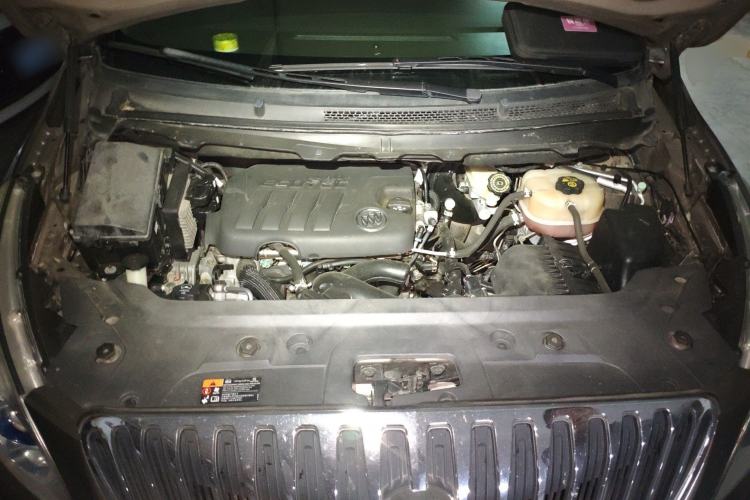 Used Buick GL8 2011 2.4L LT Luxury Business Executive Edition Engine Bay