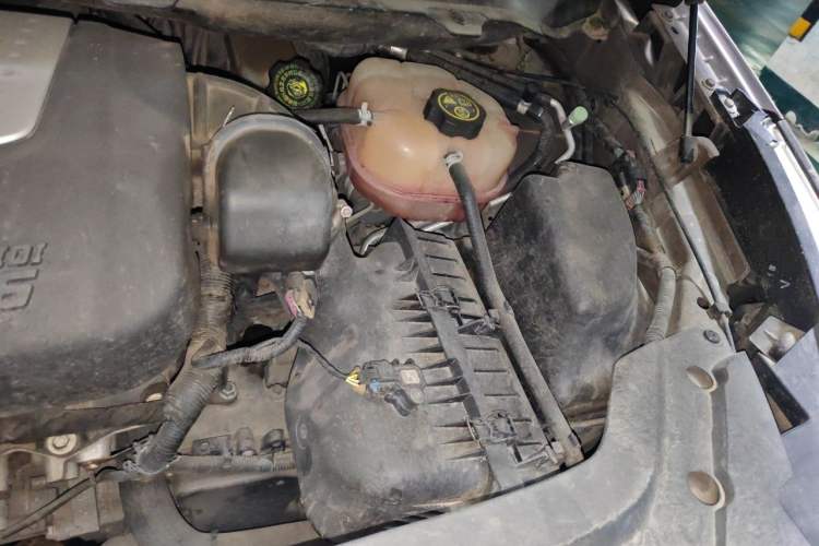 Used Buick GL8 2011 3.0L XT Luxury Business Flagship Edition Engine Bay Left