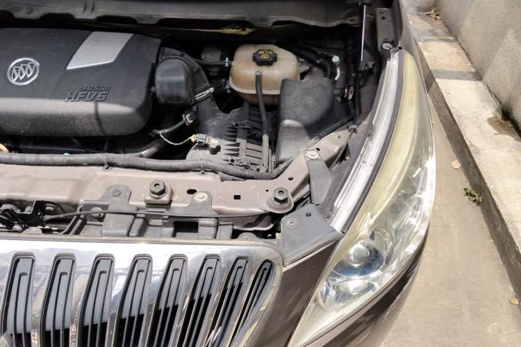 Used Buick GL8 2011 3.0L XT Luxury Business Flagship Edition Engine Bay Left
