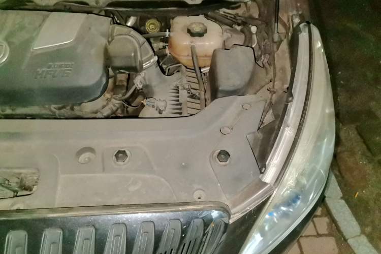Used Buick GL8 2011 3.0L XT Luxury Business Flagship Edition Engine Bay Left