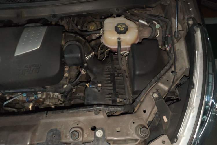 Used Buick GL8 2011 3.0L XT Luxury Business Flagship Edition Engine Bay Left