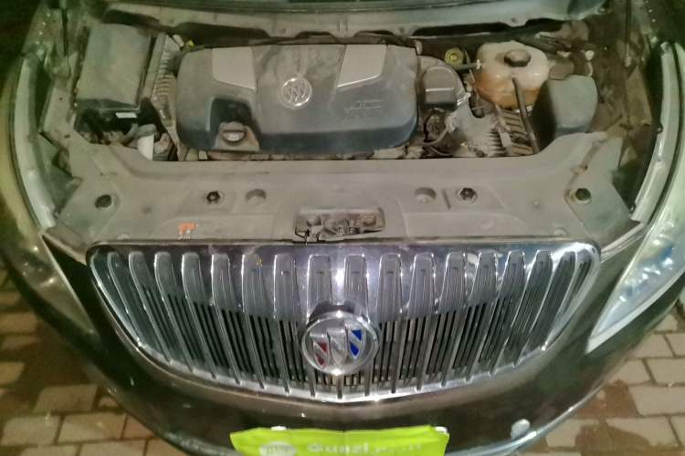 Used Buick GL8 2011 3.0L XT Luxury Business Flagship Edition Engine Bay