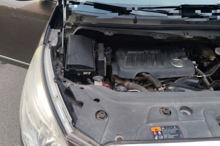 Used Buick GL8 2011 2.4L LT Luxury Business Executive Edition Engine Bay Right